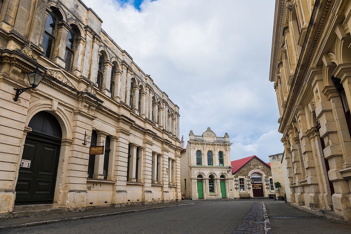 The Oamaru Whitestone Civic Trust logo