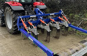 Erth Engineering  - Irish built undersowers.