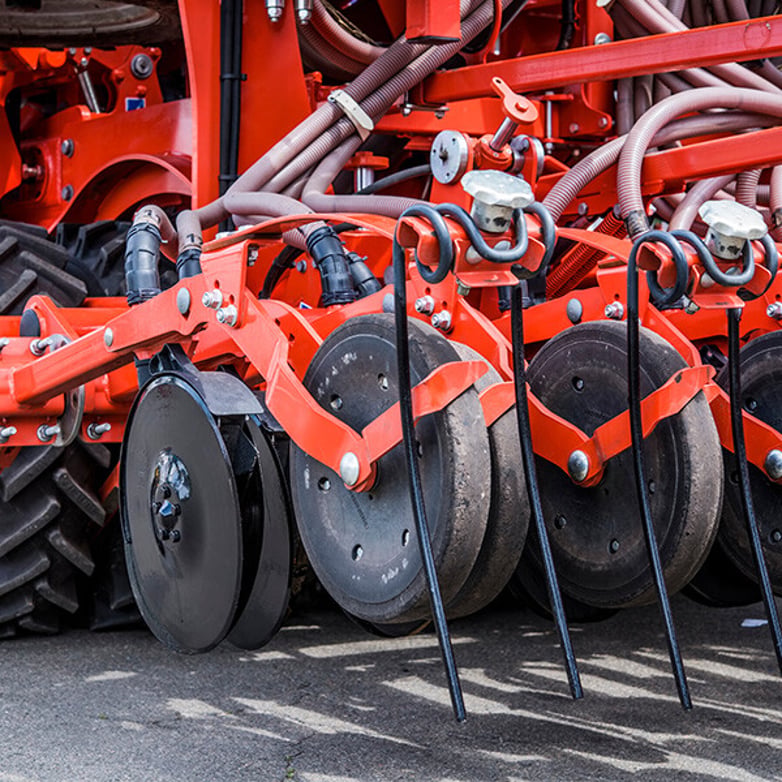Agricultural seeder