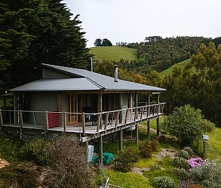 view of the cottage and garden