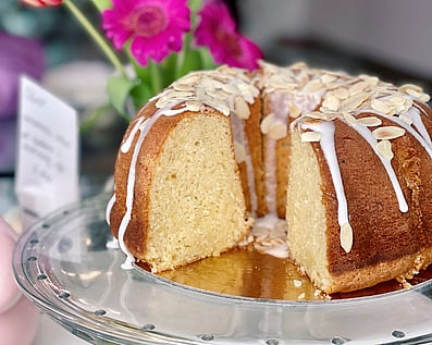 Olive oil cakes