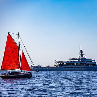 Yacht Bold