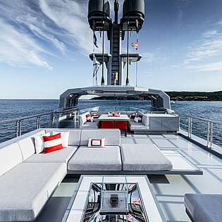 Yacht Bold