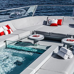 Yacht Bold