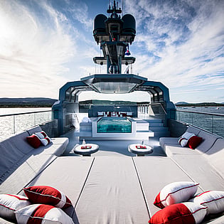 Yacht Bold