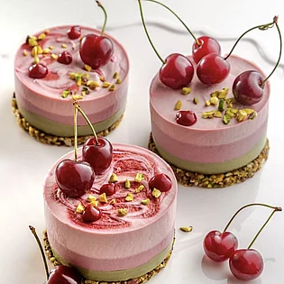 Pastry chef Tea Mamut