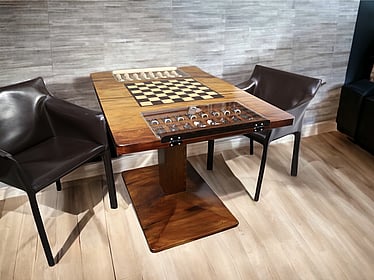 Kauri chess table