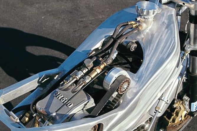 Detail of fuel injection system.