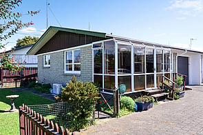 SOLD - 13a Lewis St, Glenview$449,000