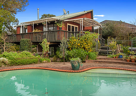 PRIVATE AND PLENTIFUL - 59 Aurora Terrace, Hillcrest$955,000