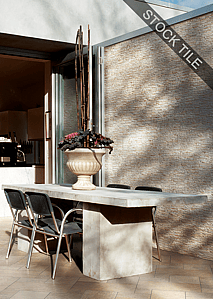 Pav&eacute; Wall House