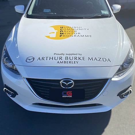 Vehicle graphics service image link