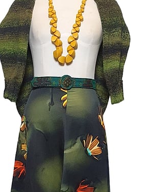 Online shopping for vintage clothing at Retro Rummage.