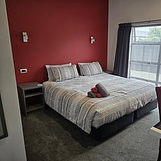 Bedroom with desk at 14a Cologne St