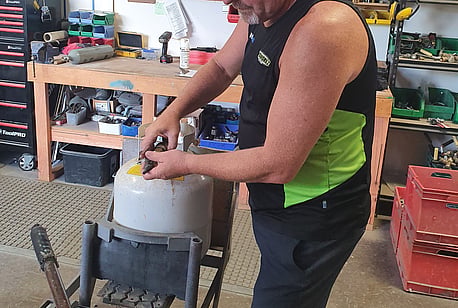 Pressure testing a cylinder