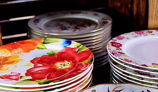 DECLUTTERING