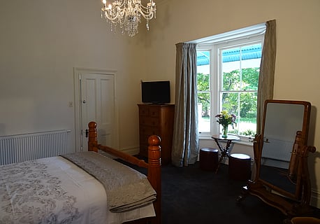 SLEEPS 2 - CLICK HERE FOR MORE DETAILS