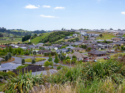 Mortgage broker helping clients with financial advice in the Bay of Plenty.