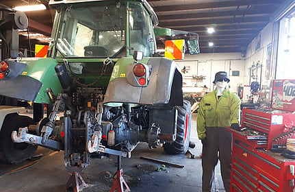 Tractor Service Team