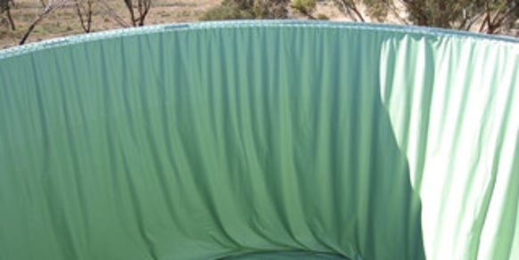 Liquid storage tank liner 