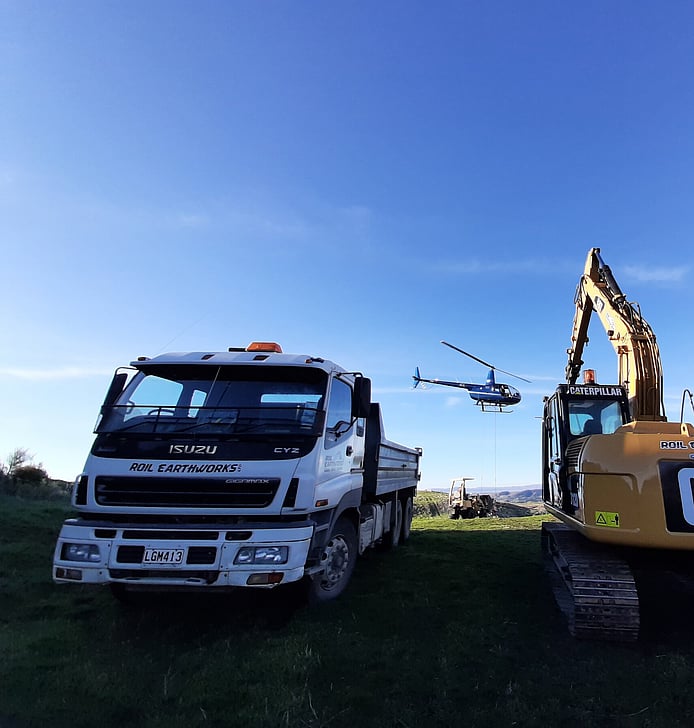 Farm Excavating, Digger at Farm in Hastings, Hasting Earthmoving, Hastings Excavator, Fertilizer Application in Hastings