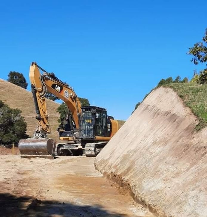Digger building farm tracks in Hastings, maintenance of Farm Tracks in Hastings, Excavating on Hastings Farm, Earthmoving on Hastings Farm