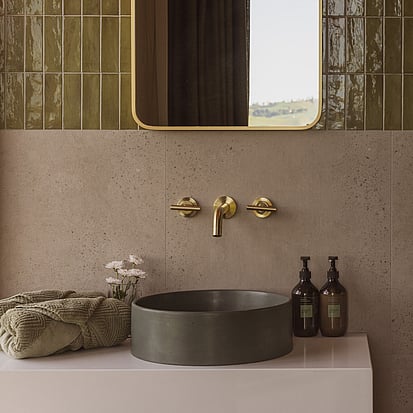 Image of modern tiled bathroom. Tiling service by Cosmic Tiling for Wild Canvas. Waikato.