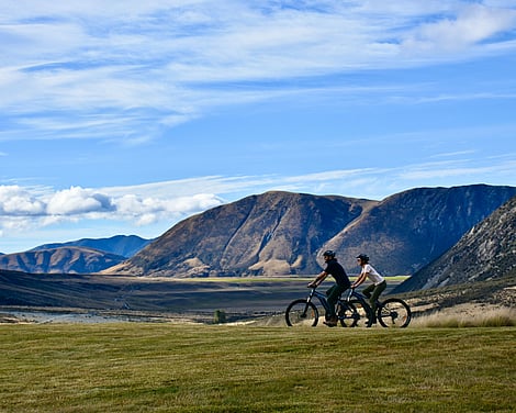 Cycling through Canterbury high country