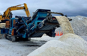 Alt text powerscreen trakpactor 260sr impact crusher for sale