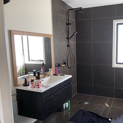 Ardent Building Developments. Hamilton, Waikato. NZ. Image of small building bathroom