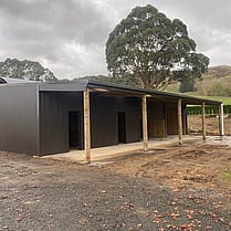 outside horse box with tack room