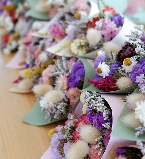 Dried floral bouquets, luxury Auckland florsit, bespoke gifts and NZ wide delivery.