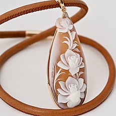 Cameos in gold  