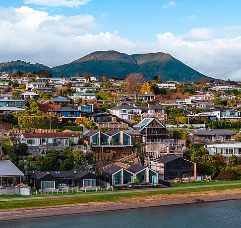 Lakefront accommodation in Lake Taupo, New Zealand
