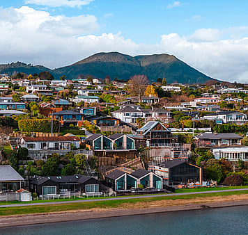 Lakefront accommodation in Lake Taupo, New Zealand
