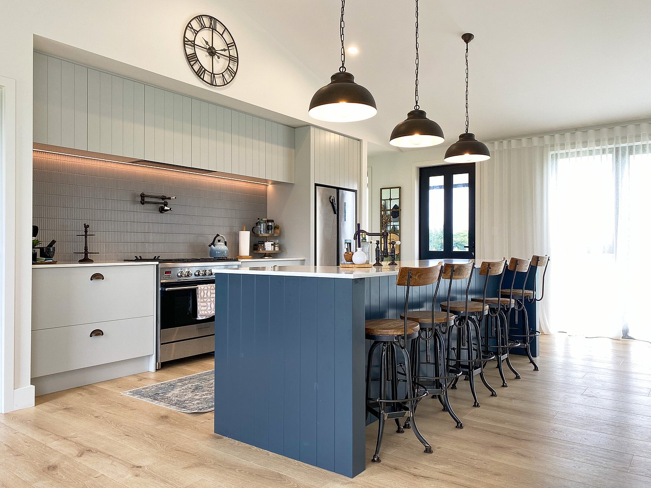 Country style kitchen with island