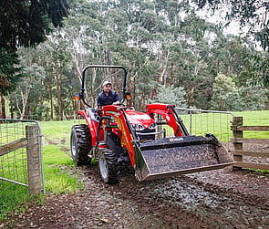 Massey Ferguson 8700 Tractor