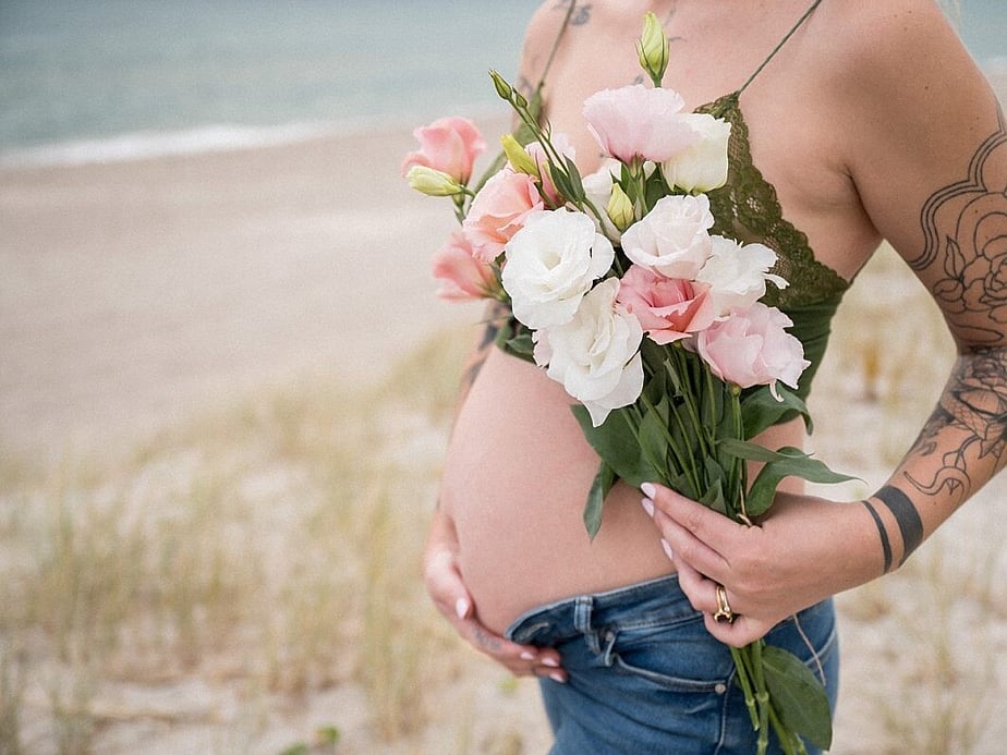 Tauranga Maternity Photographer.  Papamoa Maternity Photography.  Pregnancy Photos.