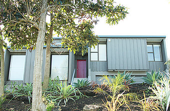 Wall Treats Master Painters &ndash; exterior and interior repaint of cleverly renovated contemporary home in St Johns, Auckland