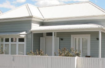 Wall Treats Master Painters &ndash; exterior repaint of a classic Ponsonby miner's cottage on picturesque street between Ponsonby and Herne Bay, Auckland