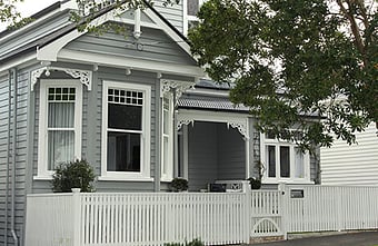 Wall Treats Auckland &ndash; full professional exterior repaint of Ponsonby villa after failed DIY repaint attempt and concerns over previous painter's practices