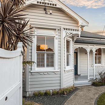Ponsonby Villa exterior and fretwork painting by Wall Treats Master Painters Auckland
