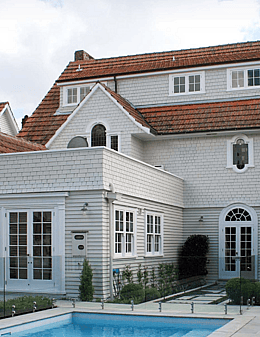 Award-winning exterior painting of an early 1900s weatherboard character Villa Parnell by Wall Treats.