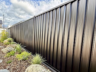 Aluminium fence on the boundry of a Richmond home