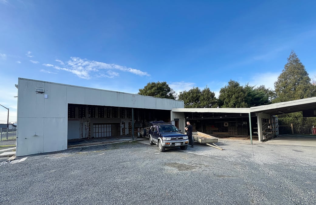 Image of the original Cambridge Road building before Kihikihi Garage moved in. 