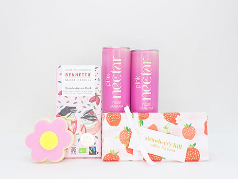Pinkalicious Kynd Gift Box &ndash; NZ feminine gift box with pink-themed treats and accessories