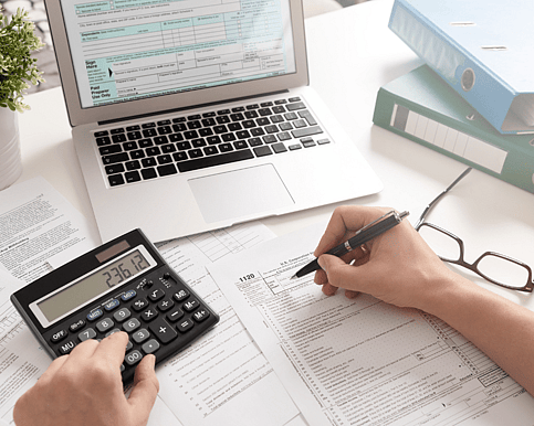 A person doing Accounting