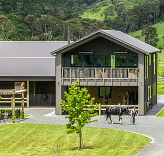 EQUESTRIAN LIFESTYLE PROPERTY - Clevedon