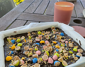 Unbaked Easter Fudge (no cocoa)