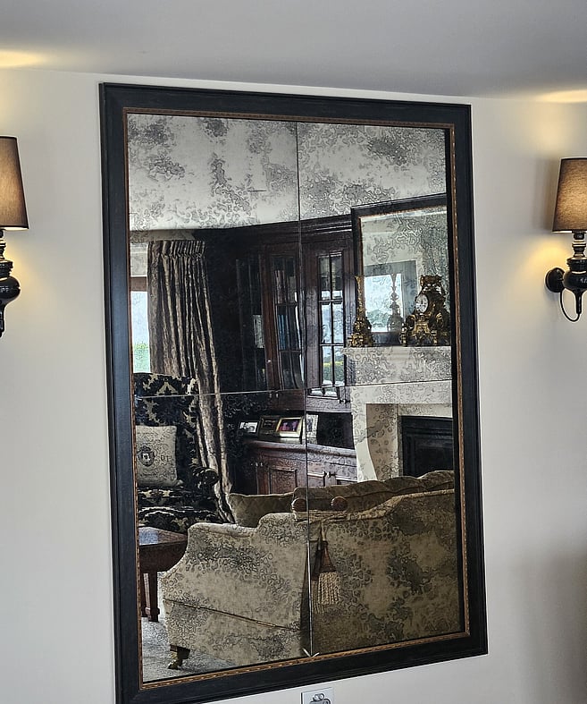 decorative feature mirror